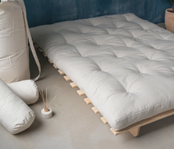 Naturalo termoregulaci: proč je bavlněný futon jedinou matrací, která v horkých nocích "dýchá"?